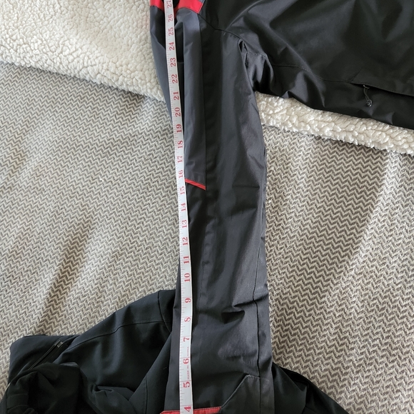 Winter coat with hood - Picture 4 of 10